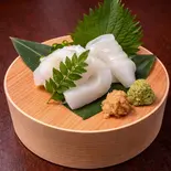 イカのお造り（酒と肴 めから鱗）