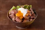 温泉卵のカットステーキ丼(150g) Soft Boiled Egg Cut Steak Bowl(肉テロ!肉たらしくてぎゅう 川崎店)