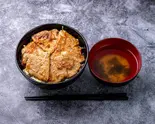 定番！岩中豚の生姜ダレロース丼（Soulmate Beach）