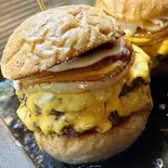 ダブルパティチーズバーガー(フレンチフライ付き)（スタンドココペリ (CAFE＆BAR Thunderbird)）