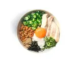[61℃低温スチーム]鶏むね肉のヘルシーねばとろ丼 ( 卵 ＆ とろろ昆布汁 付き)（東京ねばとろ.都立大学駅前店 とろろ昆布汁とねばとろ丼 tokyo neba-toro bowl）