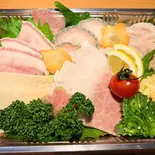 鯨盛り合わせ（隠・台所 久岡家）