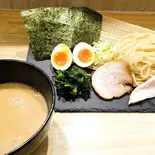 豚骨つけ麺(豚叉焼1枚、ほうれん草、薬味葱)（つけ麺 大かわ 弘明寺店）