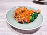 鶏もも肉の醤油煮込み(2本) 卤大鸡腿(2根)（The Family 麻辣大学 ららテラス HARUMI FLAG店）