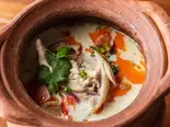 32.チキンココナッツスープ TOM KHA GAI（ピンク・エレファント）