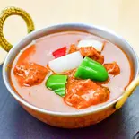 骨無しタンドリーチキン入りのカレー Chicken Tikka Masala(スパイスヘブン新宿)