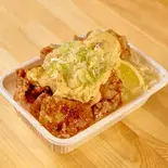 メガ盛りチキン南蛮丼（デカ盛り弁当はるき【唐揚げ弁当屋】 池袋3丁目店）