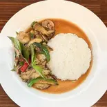 12.豚肉とナスのピリ辛炒めご飯 Eggplant and pork with basil（タイ国料理ベンジャロン）