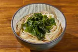 わかめ生醤油うどん(冷)（讃岐うどん 麺㐂やしま）