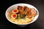 【全部のせ】金色香味塩らぁ麺 (味玉1個・炙りチャーシュー増量・穂先メンマ増量 )（麺屋宗 高田馬場本店）
