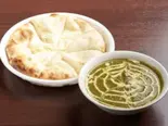 【ラッシー付きチーズナンセット】 ホウレンソウペーストの カレー/Sag bace Curry Cheese Nan Set（ナマステ豊平店）