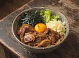 醤油豚卵黄まぜそば(葉物野菜・海苔・卵黄など)(表参道スンドゥブ倶楽部)