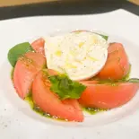 ブラータチーズとトマトのカプレーゼ（trattoria craft）