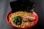 醤油豚骨ラーメン（出前家系ラーメン 吉祥寺 武蔵家 西新店）