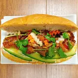BÁNH MÌ THỊT NƯỚNG 焼き豚バインミー（PHO MIN）