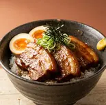 柔らか角煮丼（創作和食居酒屋 長八）