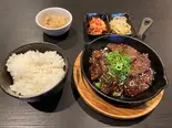 焼肉弁当(上)(MOW)