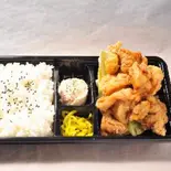 【弁当】骨なしももからあげ弁当 Bonless Fried Chicken Bento Box(Legs) 並(約5ヶ)M(About 5pcs)（ジョニーのからあげ川西店）
