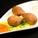 ひき肉とナッツのコロッケ kobba(コッバ)（本格的シリア料理 ゼノビア）