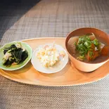 満腹セット(豚汁、お惣菜2種)（mitoho onigiri kitchen）