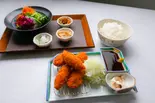 【弁当】かきフライ5個入り 弁当(サラダと小鉢付き)(RESTAURANT MAMA.)