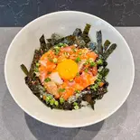 特製ユッケ丼(つり針 神戸駅前店)