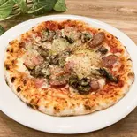 ミックスピザ（横浜市場食堂グリルエトナ）