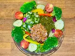 納豆とオクラとめかぶのネバネバサラダボウル Natto, okra and turnip salad bowl(たっぷり野菜のサラダボウル)