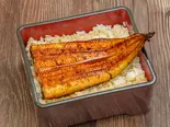 【名物】月島スタミナ鰻丼(1/2尾)（月島鰻スタミナ丼 玄）