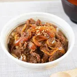 焼肉丼（夜カフェ的barはれのひ Yorucafetekibar harenohi）