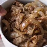 焼肉丼（URAROJI）