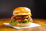 和牛ベーコンエッグバーガーbeef burger and bacon egg（【和牛ハンバーガー】LEX BURGER～南阿佐ヶ谷店～）