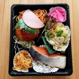 塩さけ弁当（一輪）