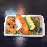 のり弁当デラックス Seaweed ＆ Whitefish Deluxe Bento Box（魚市場直接仕入れの店やましょう）