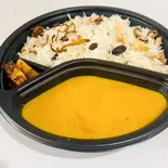 チキンタマネギカレーナッツフライライス【パラタ ロティ付き(With parata roti)】（INDIAN CURRY MASALA GHAR）