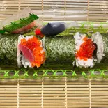 名物イクラでっか巻き(荒鮮景)