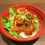 ヤンニョムチキン丼（ソウルガーデン）
