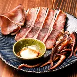 するめいかの藁焼き（藁焼き 居酒茶屋 鑪）