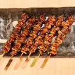 鶏皮串6本セット【タレ】(大衆酒場 鳥さむらい 新宿三丁目店)