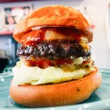 BBQ BURGER (SMORKED MAYONASE, CHEDDAR, ONION RINNGS,BBQ SAUCE) / バーベキューバーガー（ハンバーガー＆ジャンクフード THE SPRINGFIELD）