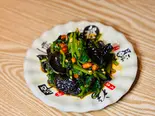 キクラゲとほうれん草和え/木耳拌菠菜(天津福味餃子)