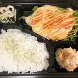 ランチハンバーグ弁当チーズソースがけ（KitchenBarぐりむ）