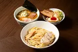 大山鶏のつけめん(三種チャーシュー入り)とミニチャー玉丼セット（つけめんさなだ 千住本店）