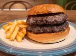 454gダブルバーガー(1ポンド)DOUBLE BURGERフレンチフライSサイズ付き  With French fries S size（BURGERLION MEAT CRUSADERS）