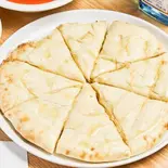 ハニーチーズナン Honey ＆ Cheese Naan（インドアジアン料理＆バー SUNRISE）