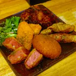 ボリューム満点!ミックスフライ(肉が旨い店!レッドコング)