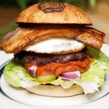 ベーコンエッグバーガー（BURGER FUJINO）