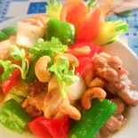 鶏肉のカシューナッツ炒め（チャオエムカフェ）