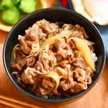 牛丼（夜カフェ的barはれのひ Yorucafetekibar harenohi）