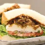 牛カルビ×マッシュポテト (Beef kalbi ＆ Mashed potatoes)（BOUQUCA BAKERY SANDWICH）